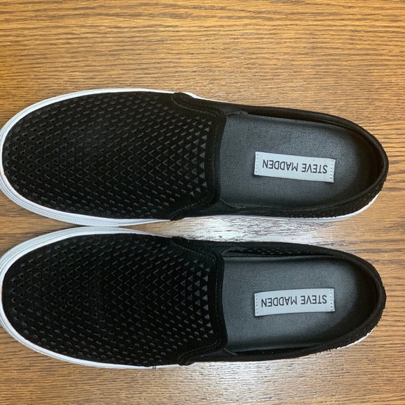 Steve Madden Shoes - Picture 2 of 3